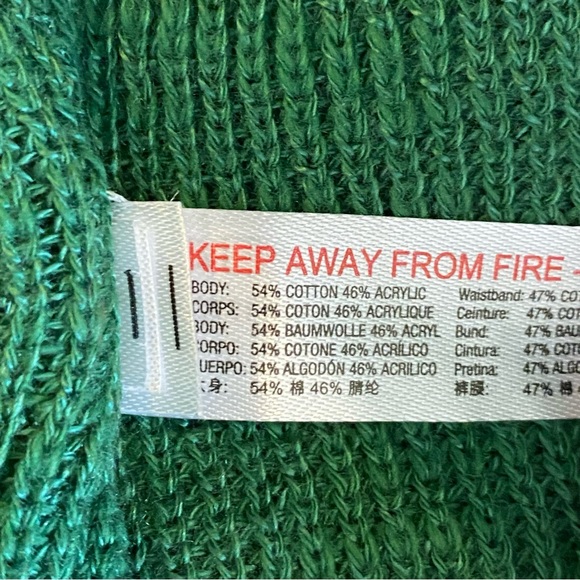 NWOT FREE PEOPLE BEACH MALIBU SURF
KNITTED SHORTS in green XS - Picture 11 of 12